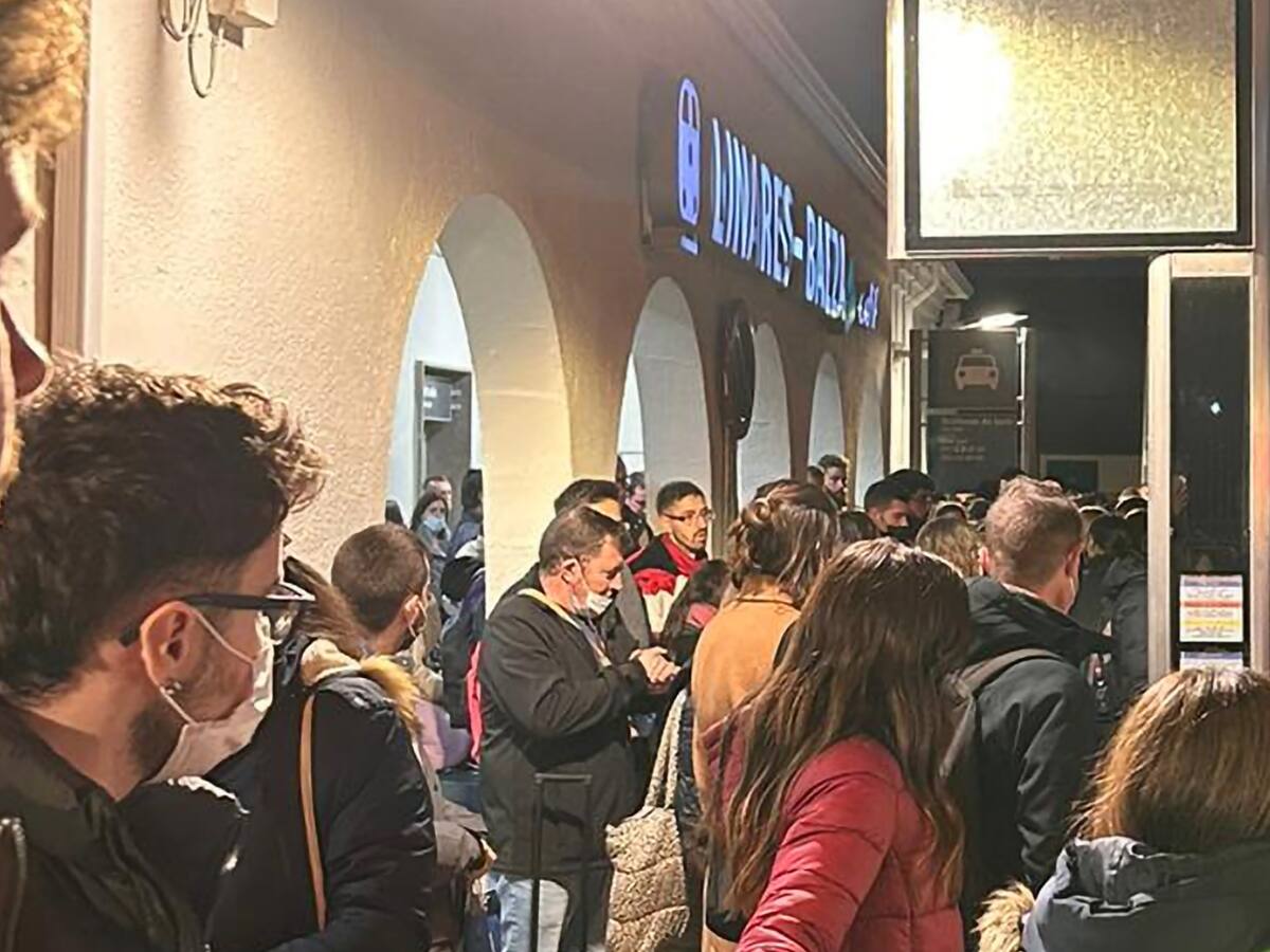 Cuatro trenes resultan afectados en la provincia este domingo por la avería de una locomotora