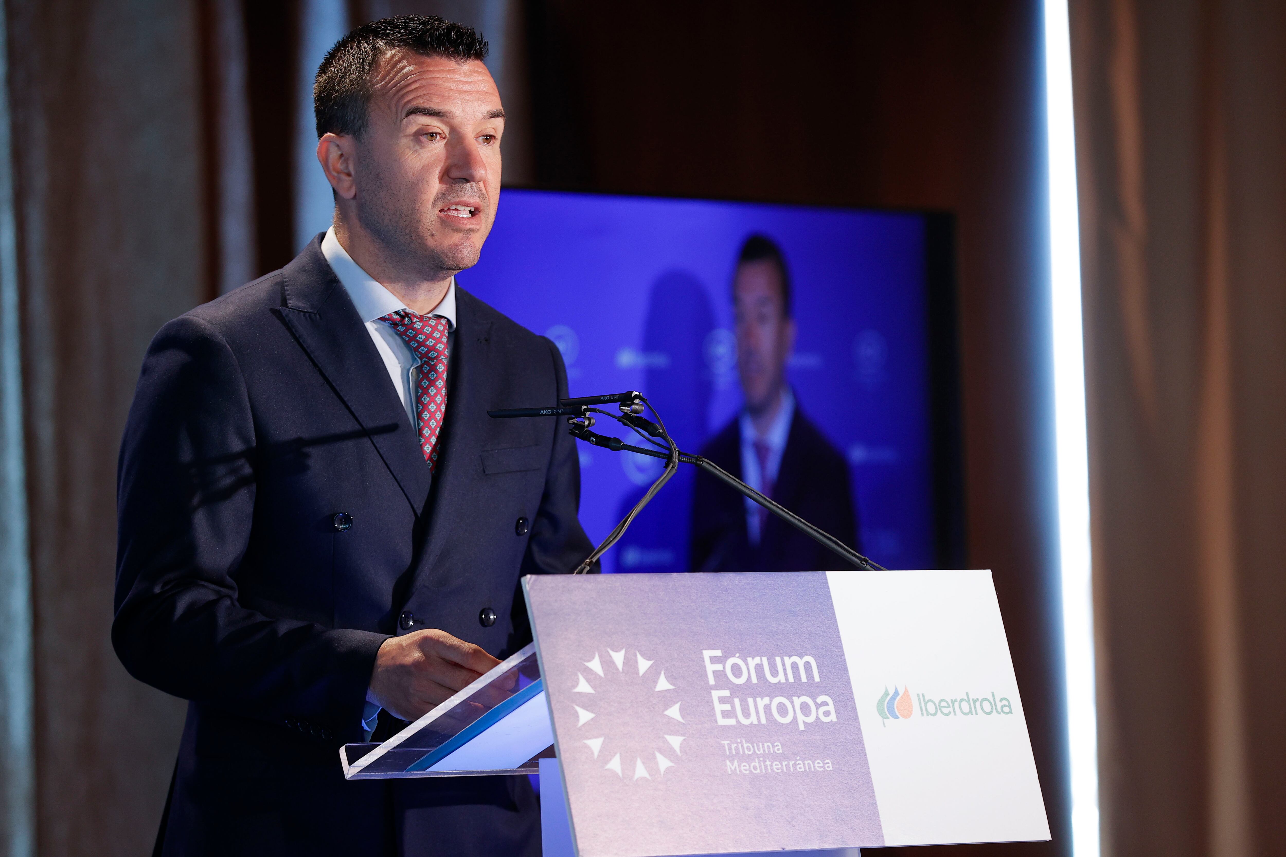 El presidente de la Diputación de Valencia, Vicent Mompó, interviene este lunes en el Fórum Europa Tribuna Mediterránea. EFE/ Manuel Bruque