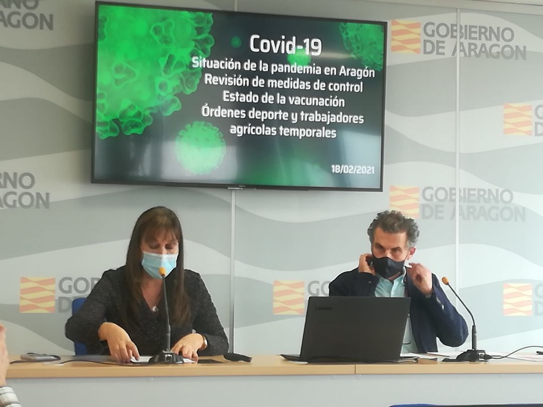 Comparecencia de la consejera de Sanidad, Sira Repollés, y el director general de Salud Pública, Francisco Javier Falo