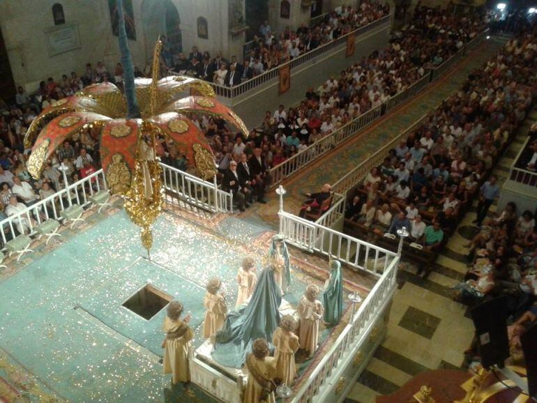 Representación del Misteri en la Basílica de Santa María