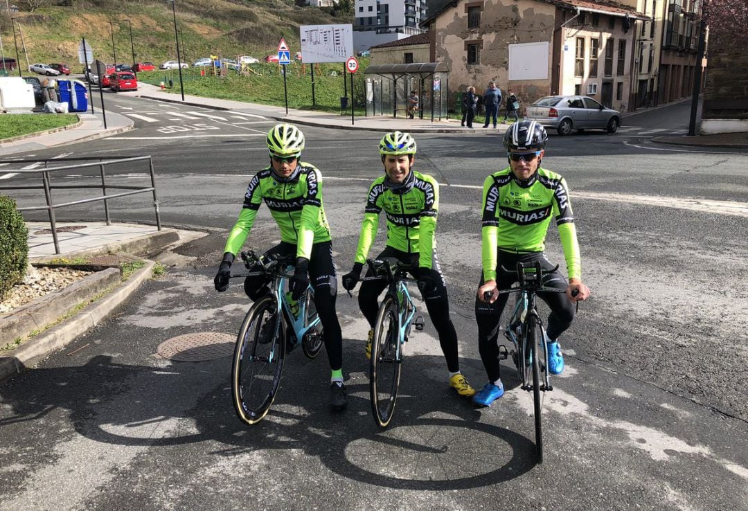 Óscar Rodríguez, Mikel Bizkarra y Gari Bravo.