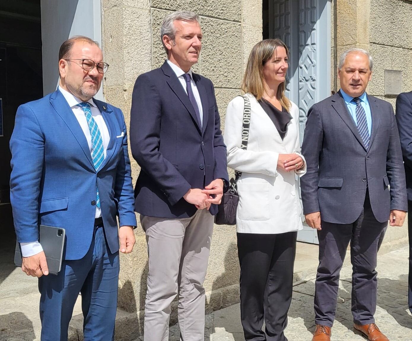 Rueda en su visita a Lugo junto al rector de la USC Antonio López, a su izquierda, y la alcaldesa Lara Méndez y el Presidente de la Diputación José Tomé, a su derecha.