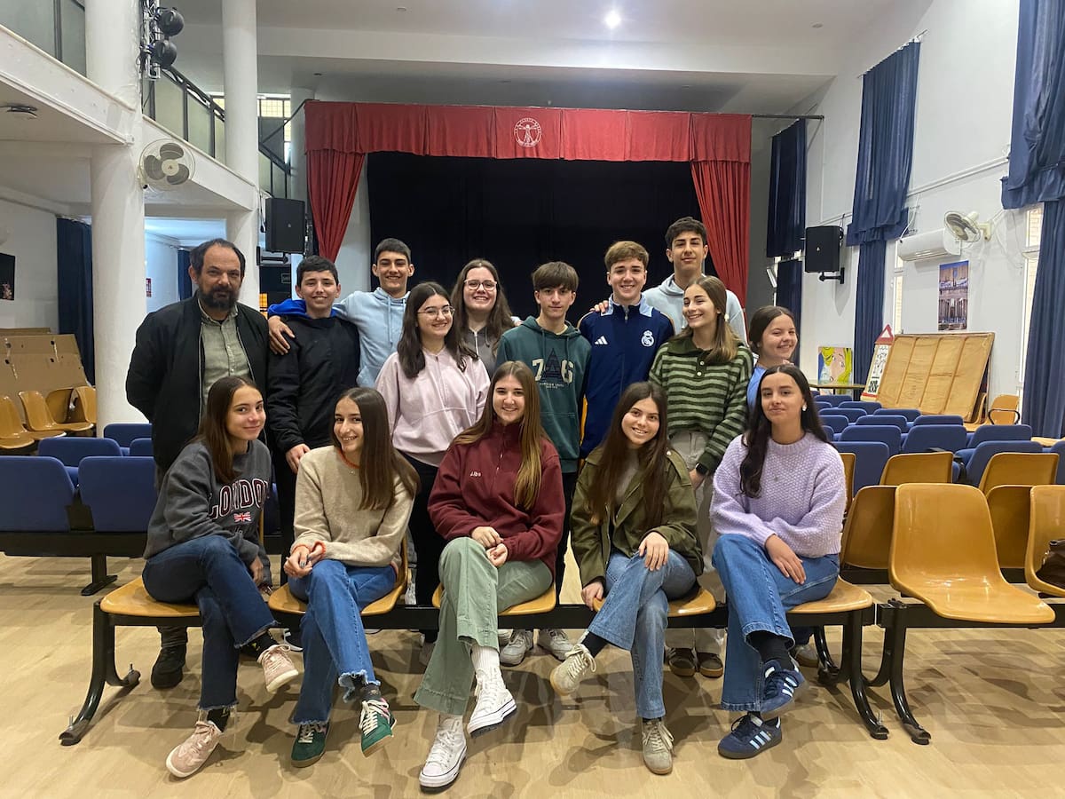 El grupo AunqueArdaTroyA actuarán en el Teatro Oriente los días 13 de marzo y 10 de abril