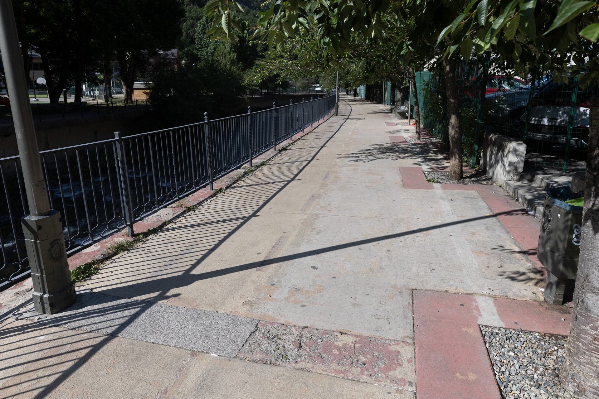 El passeig del riu proper a Prada Casadet on des d'avui comencen els treballs de millora