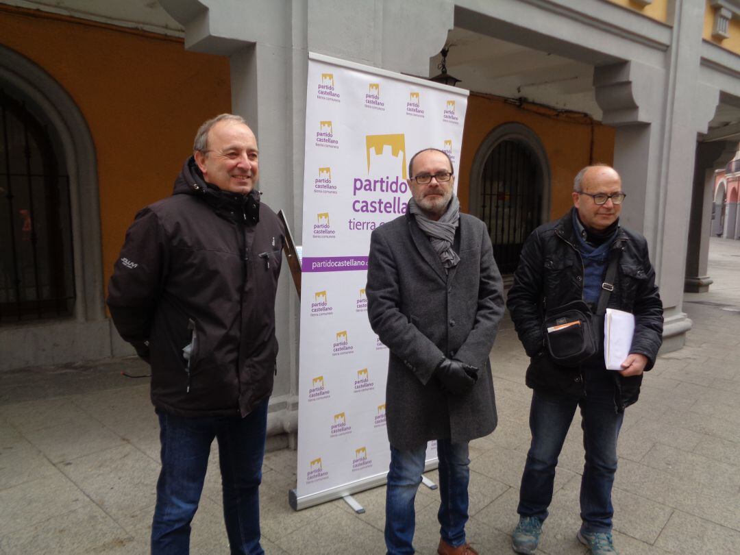 Luis Marcos, en primer término, con Benito Calzada y Manolo Soriano