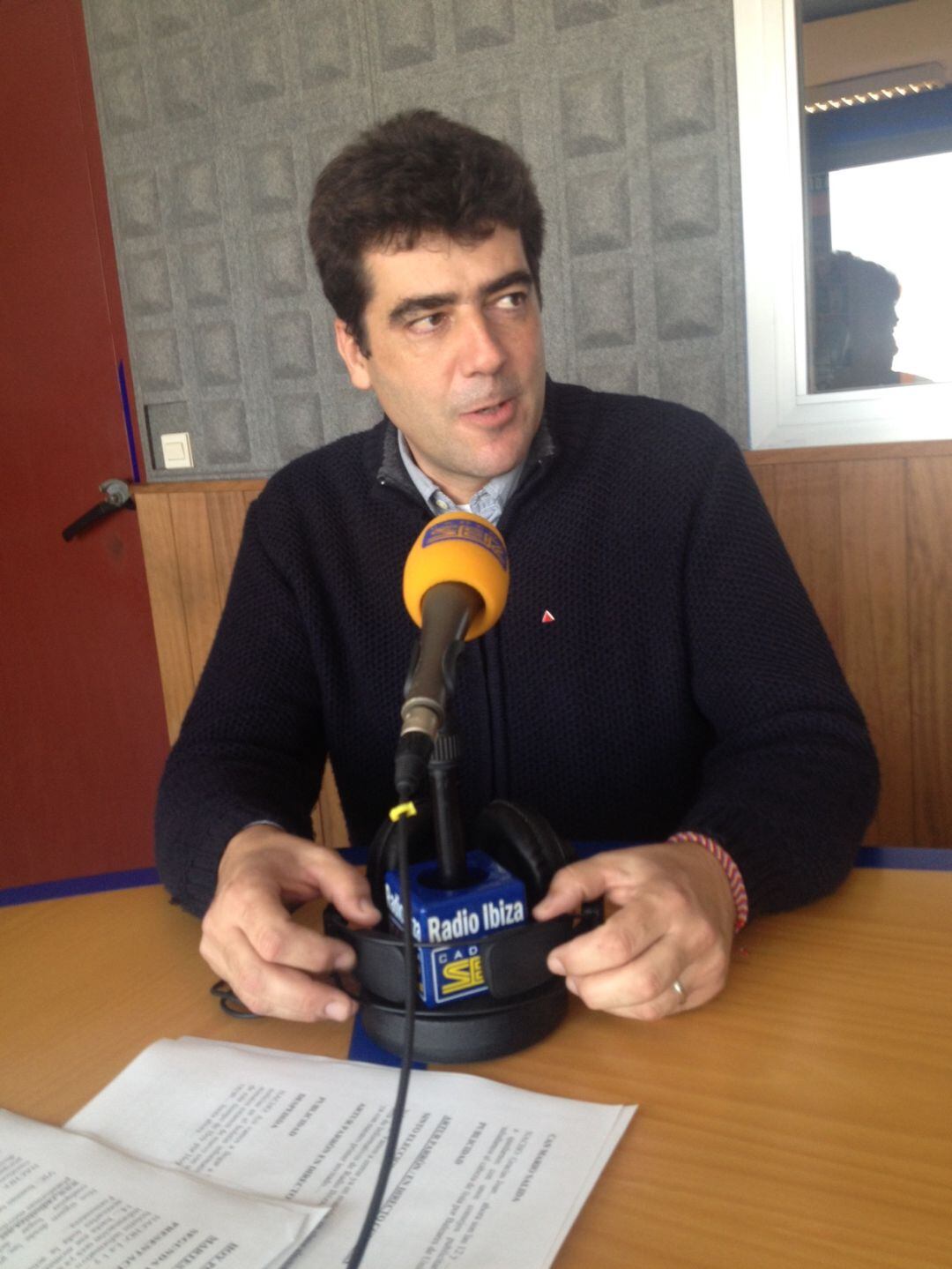 El coordinador de IU, Artur Parrón