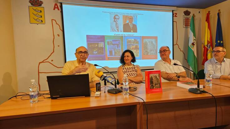 Presentación del libro ‘Historia documentada de las causas y consecuencias económicas, políticas y sociales de siglo XVIII bedmarense’ de José Manuel Troyano Viedma