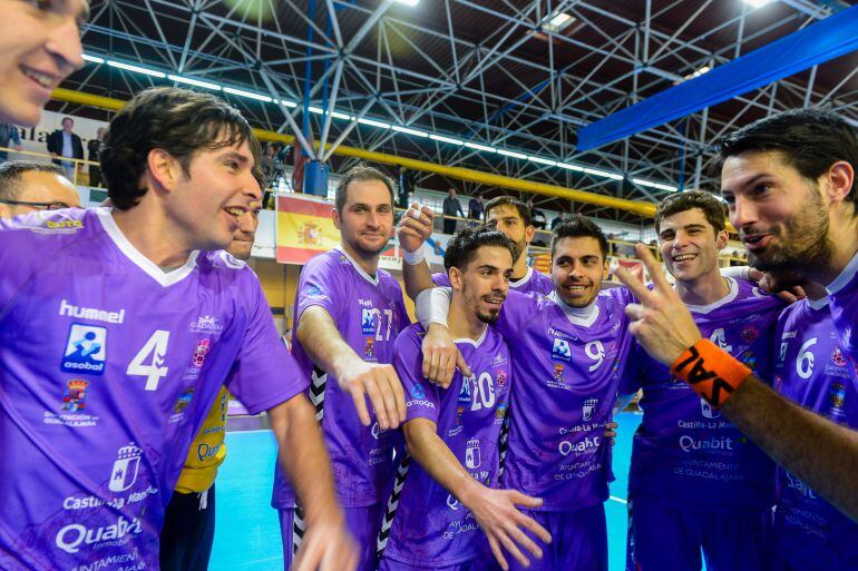 Estas caras lo dicen todo. Guadalajara 29 Huesca 23 y otra vez segundos 