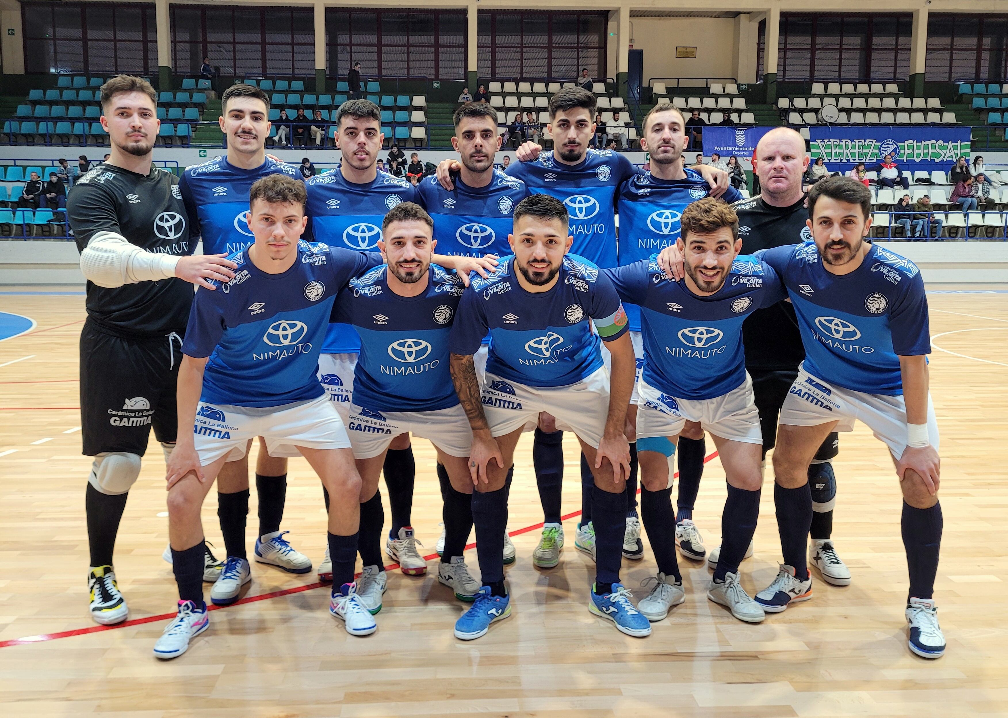 Equipo inicial ante el Córdoba