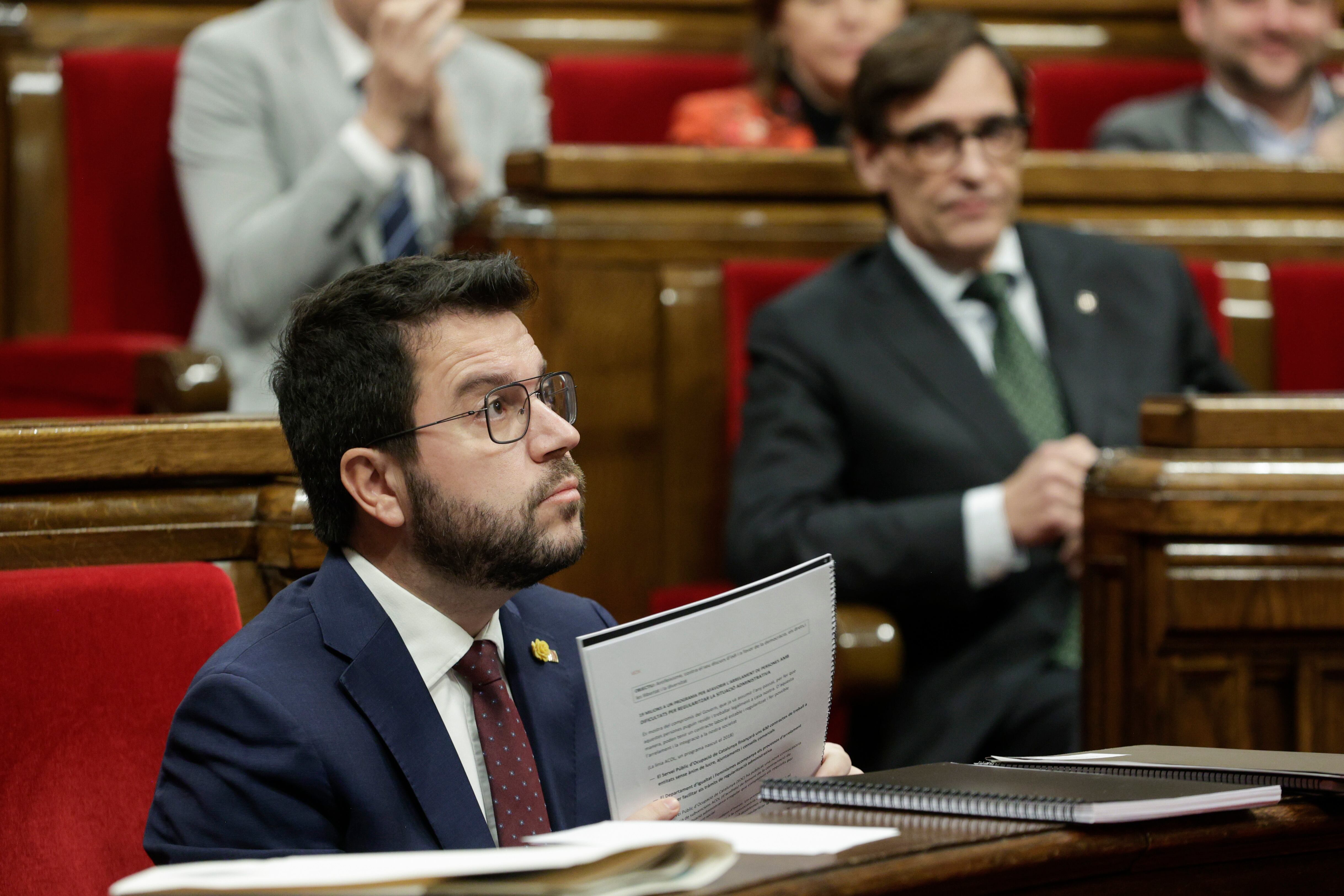 El president de la Generalitat, Pere Aragonès, i el cap del PSC, Salvador Illa