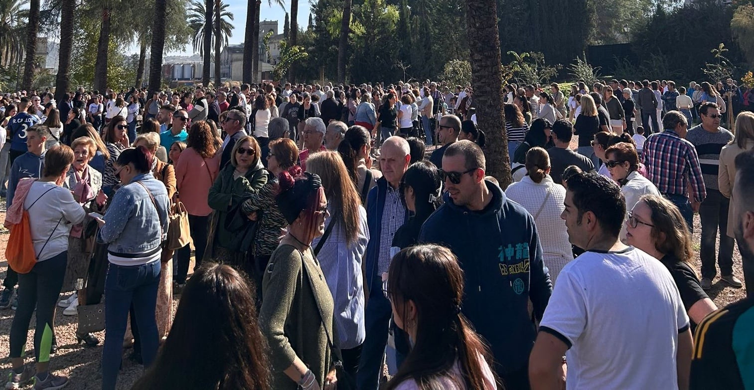 Protesta de los vecinos de La Pitilla, reclamando más medios para la vigilancia en el barrio y medidas de protección para los peatones