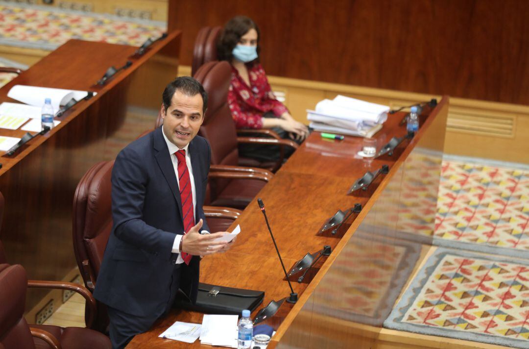 El vicepresidente de la Comunidad de Madrid, Ignacio Aguado, interviene en una sesión plenaria en la Asamblea de Madrid.