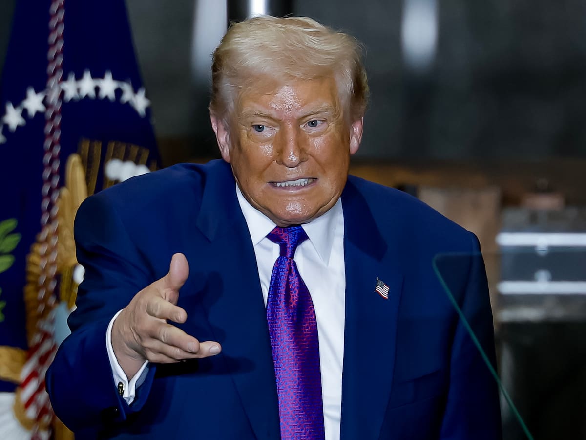 Trump ordena publicar archivos sobre la vida extraterrestre después de que Obama afirmara creer que existe