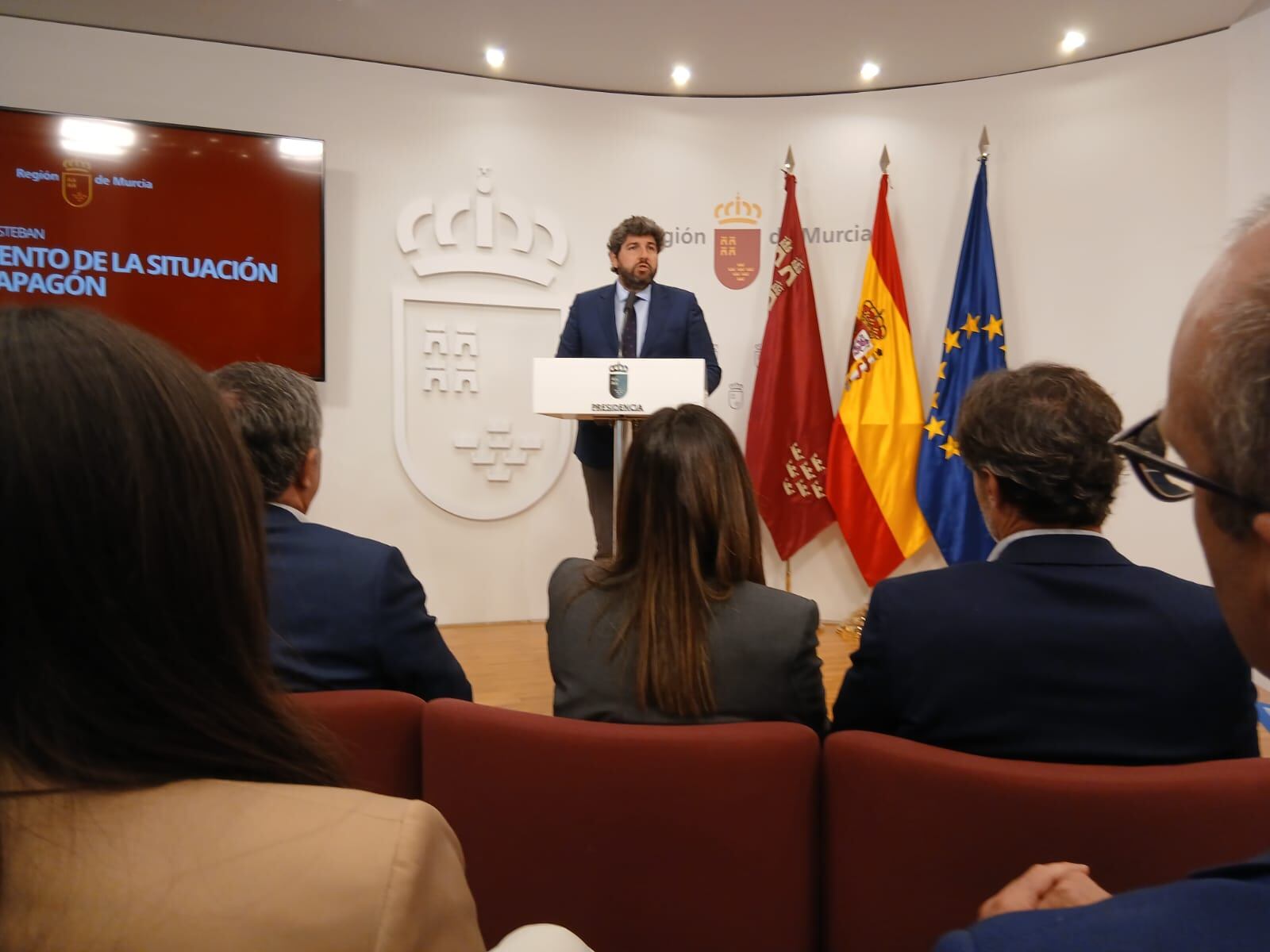 López Miras comparece junto al Consejo de Gobierno en el Palacio de San esteban