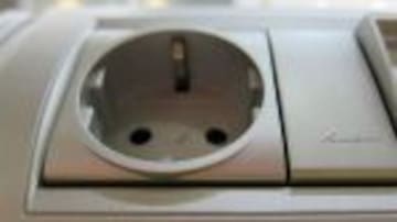 Cortan la luz a un matrimonio de pensionistas que no puede pagarla