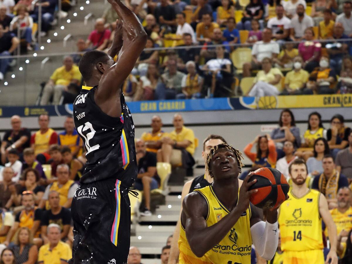 El Lenovo Tenerife se lleva el derbi canario con una sensacional segunda parte (70-86)