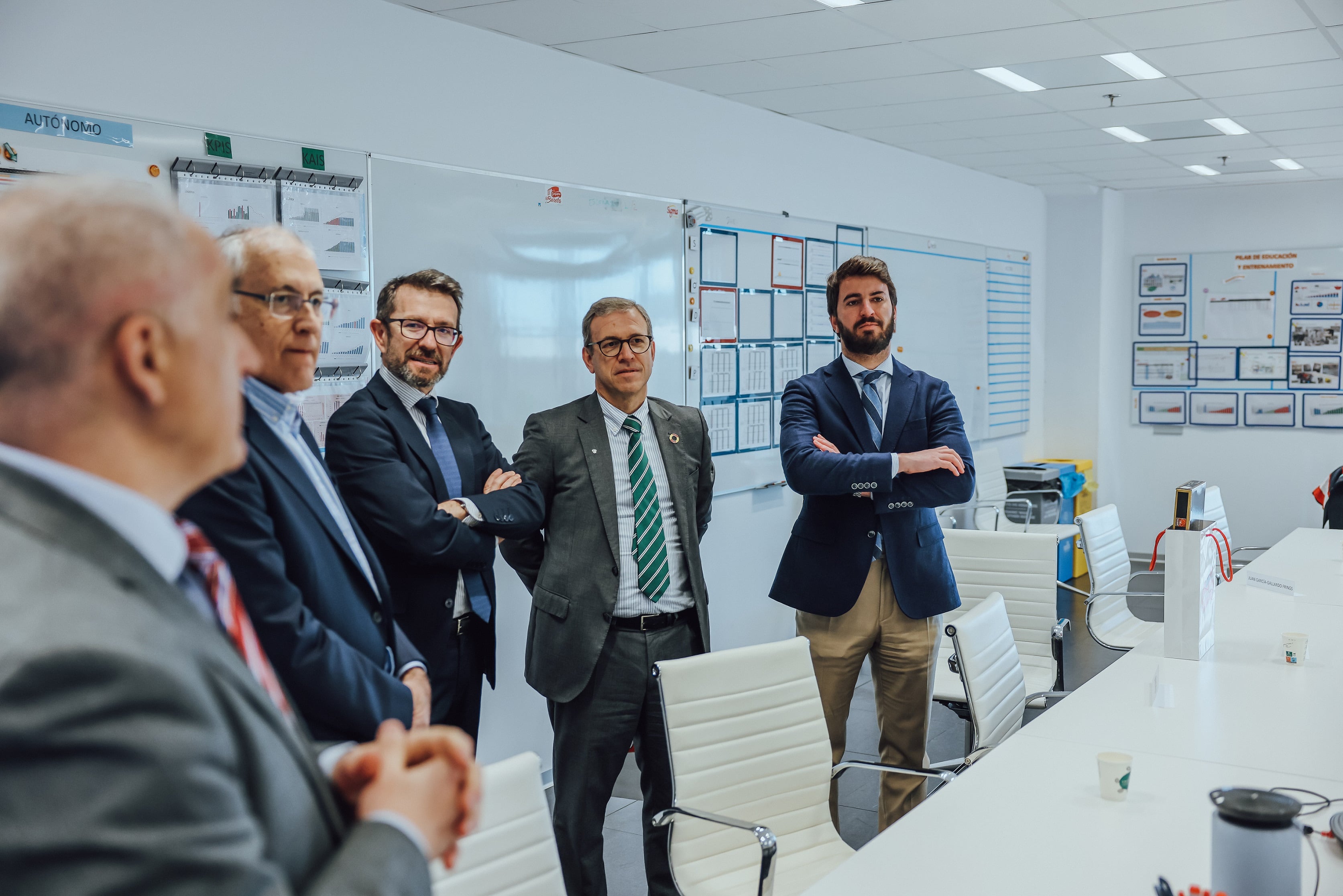 El vicepresidente de la Junta de Castilla y León, Juan García-Gallardo, ha visitado la nueva planta de Campofrío en Burgos