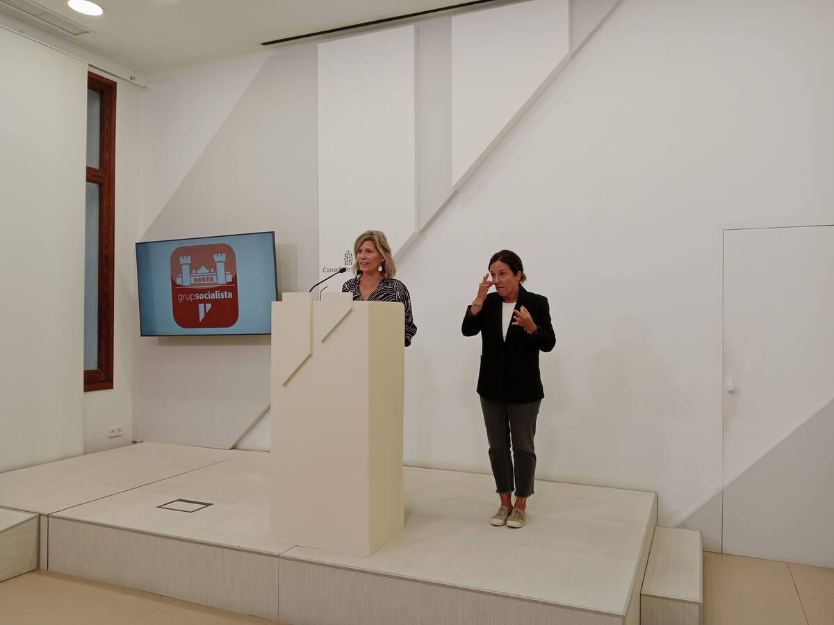 Los socialistas acusan al Consell de Mallorca de "racismo institucional" y piden planificar la gestión de menores migrantes