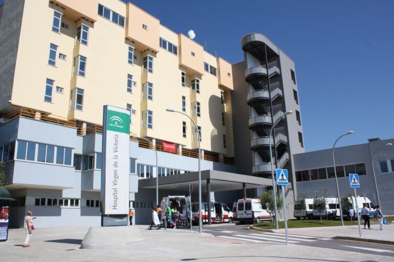 La víctima esta hospitalizada en el Clínico Universitario de Málaga