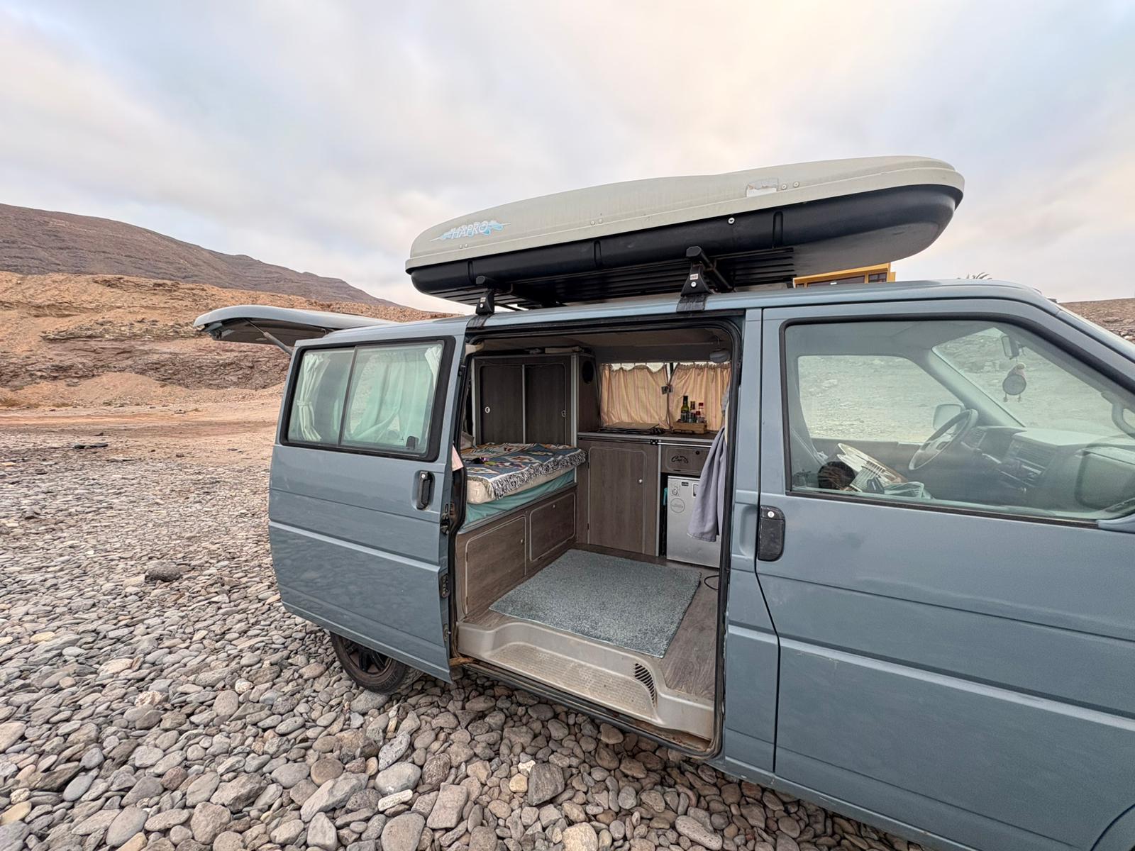 Furgoneta de Marta, profesora afectada por la falta de vivienda en Canarias.