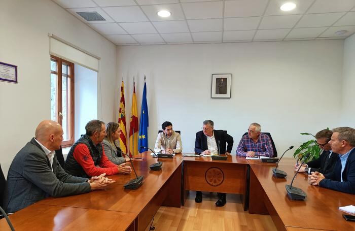 El consejero, en la sede de la comarca