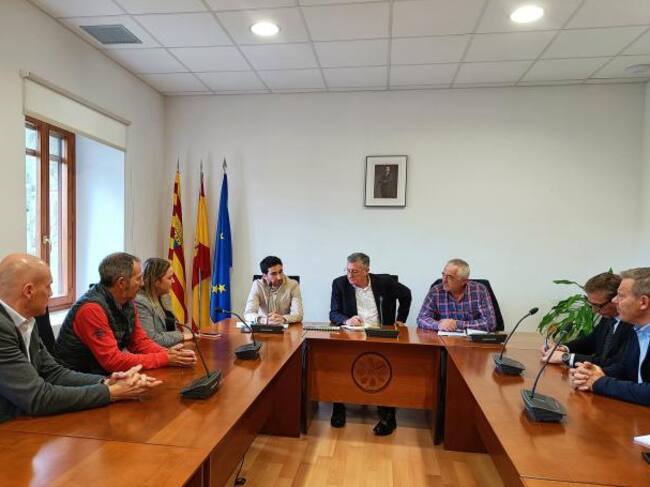 El consejero, en la sede de la comarca