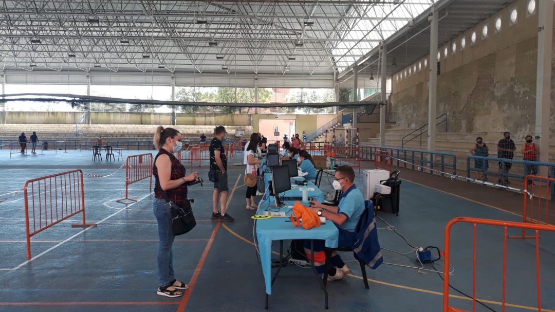 Vacunación en las pistas de San José de Linares.