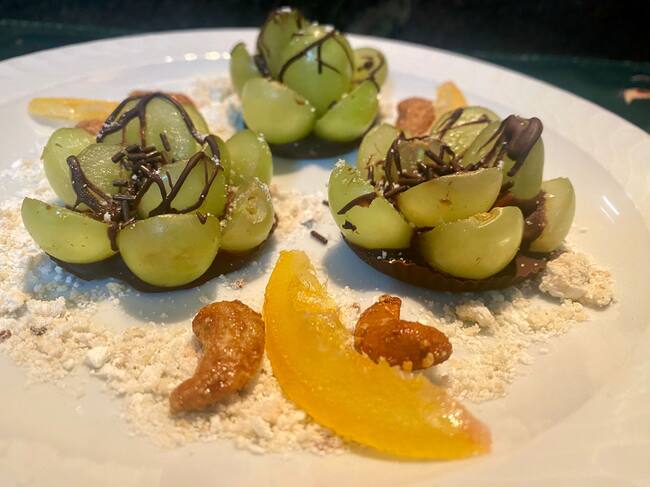 FLOR DE UVAS Y CHOCOLATE