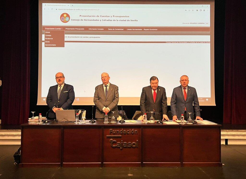 De izquierda a derecha, Eduardo Carrera, tesorero del Consejo; Francisco Vélez, presidente; José Roda, vicepresidente; y Pepe Carretero, secretario