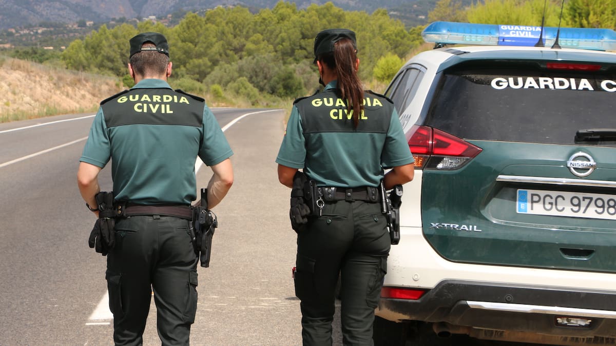 Suspendidos dos guardias civiles que aseguraron estar dispuestos a "derramar la última gota de sangre en defensa de España"