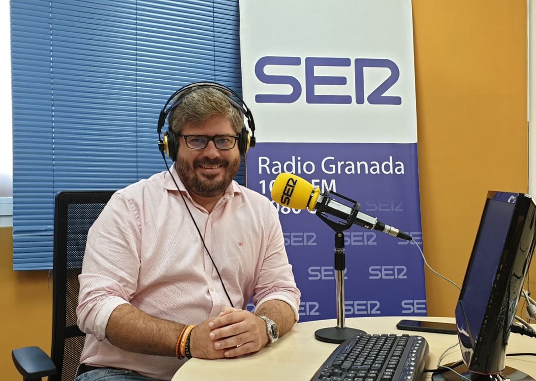 El diputado de Ciudadanos por la provincia de Granada, Fran Hervías, en los estudios de Radio Granada