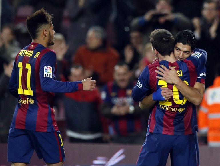 Luis Suárez, Messi y Neymar celebran el primer gol del Barça ante el Villarreal en la semifinal de Copa