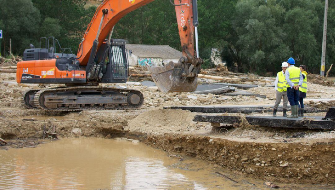 Labores de limpieza y reparación de daños por la riada en Tafalla