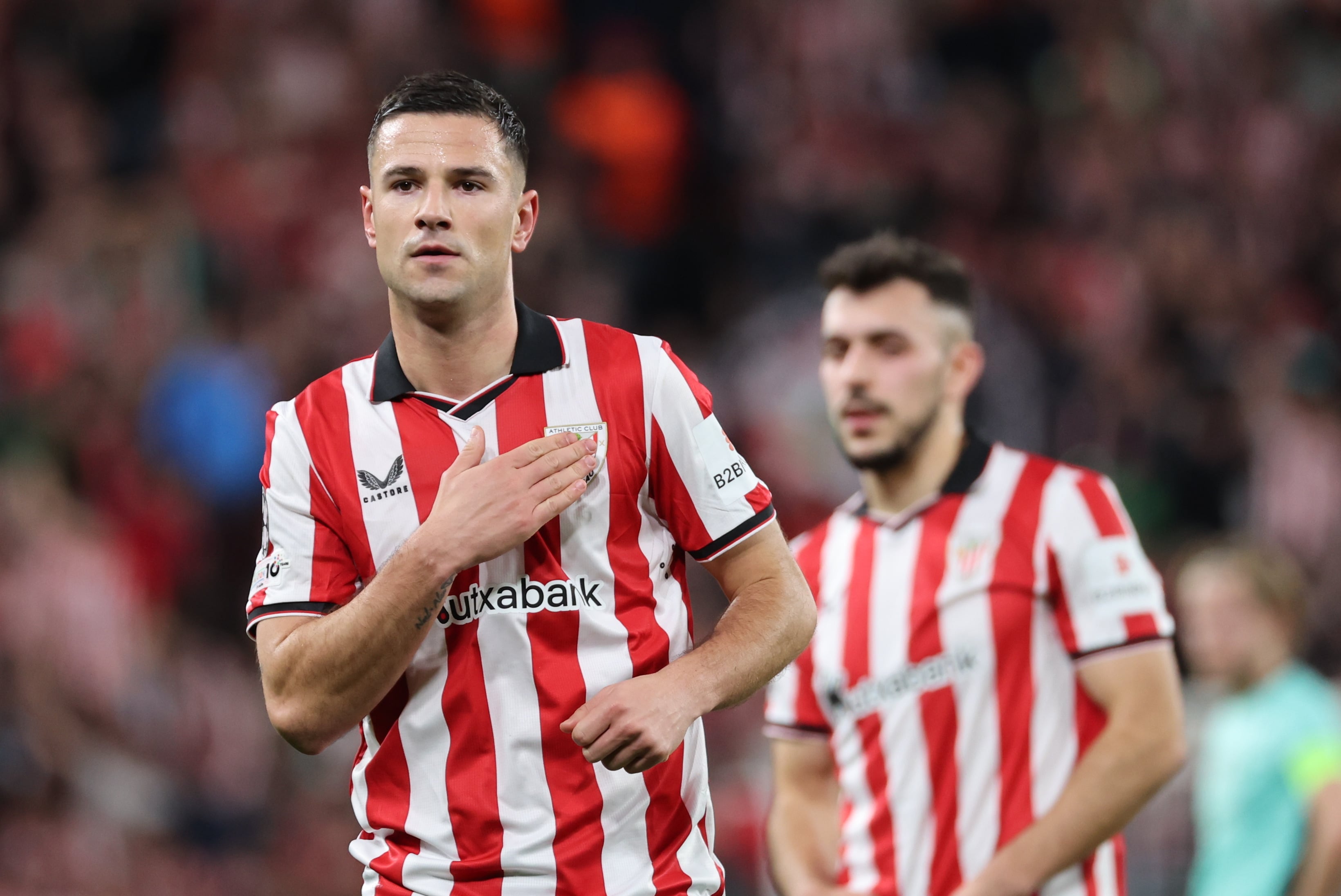 BILBAO, 28/01/2026.- El delantero del Athletic Club Guruzeta celebra el 2-1 conseguido durante el partido de Liga de Campeones disputado entre el Athletic Club de Bilbao y el Sporting de Portugal, este miércoles en San Mamés. EFE/Luis Tejido