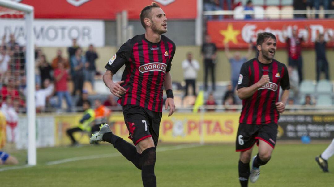 David Querol celebra un gol con el Reus