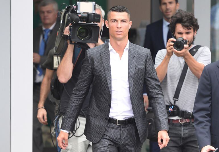 Cristiano Ronaldo en su llegada para su presentación con la Juve