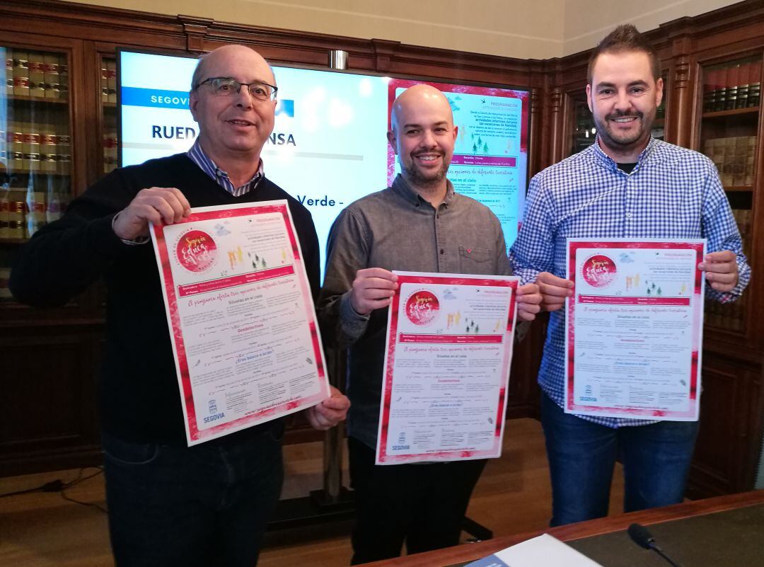 El concejal de Medio Ambiente Ángel Galindo junto a Felipe Arroyo técnico de la concejalía y Alberto Díez coordinador del programa Segovia Educa en Verde