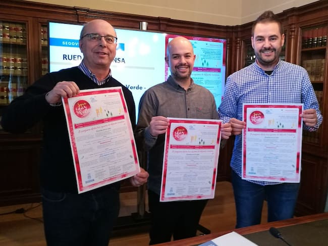 El concejal de Medio Ambiente Ángel Galindo junto a Felipe Arroyo técnico de la concejalía y Alberto Díez coordinador del programa Segovia Educa en Verde