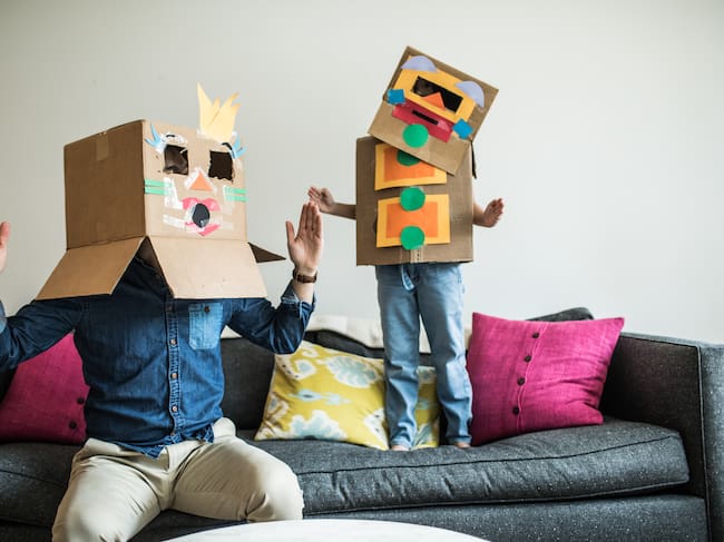 Disfraces de robot hechos a partir de cajas