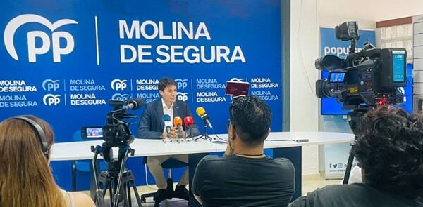 José Ángel Alfonso, presidente del PP de Molina de Segura y candidato a la alcaldía, en rueda de prensa en una foto de archivo