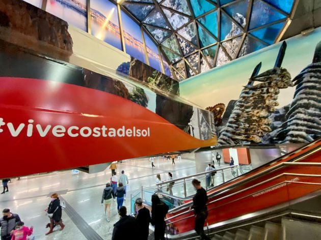 El destino se promociona en estaciones como la de Atocha en Madrid o en la Puerta del Sol