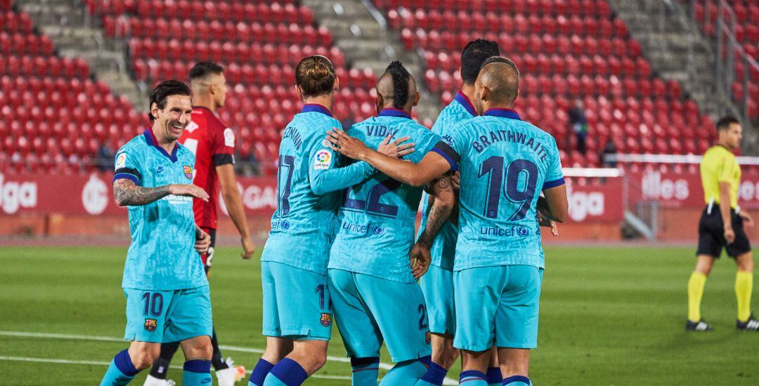 Los jugadores del Barcelona celebran un gol ante el Mallorca