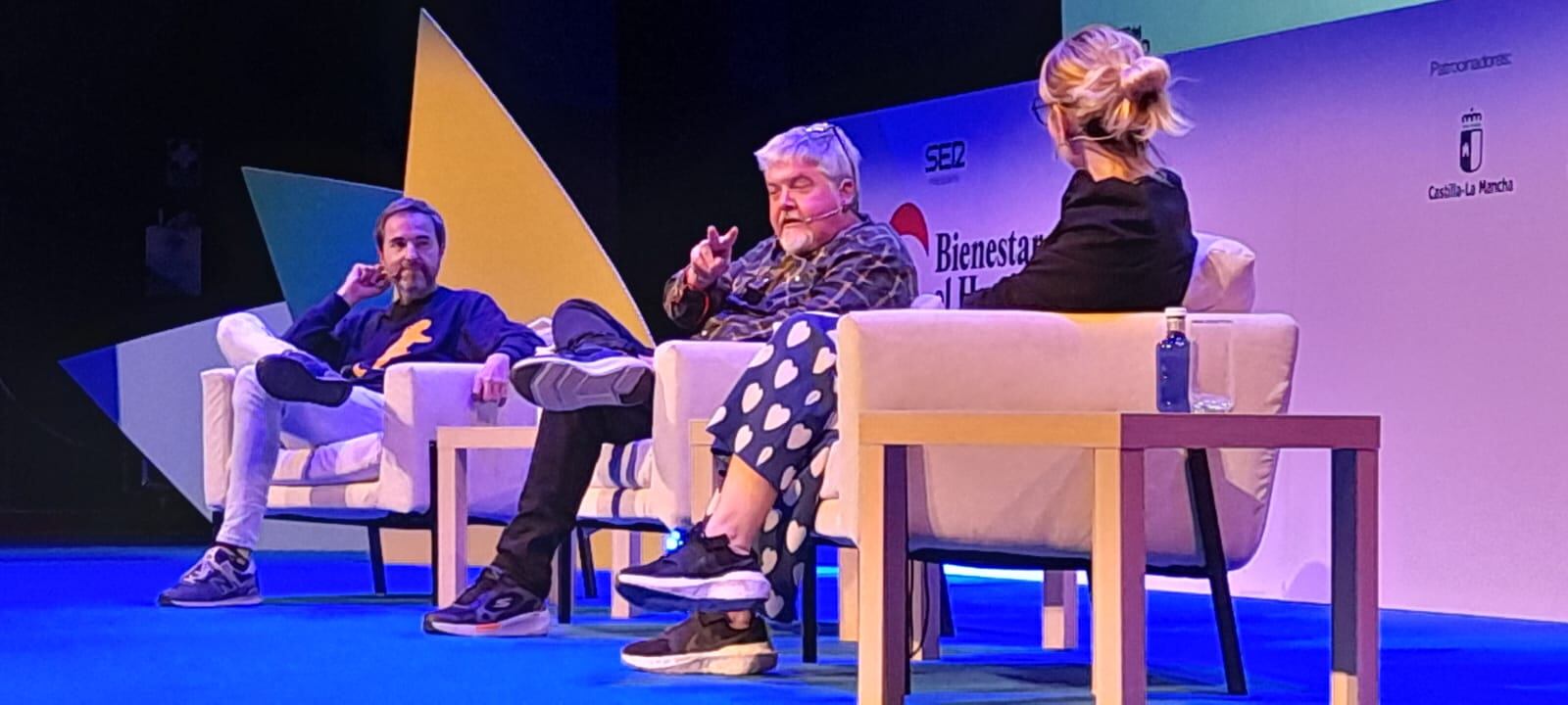 Ponencia con los humoristas Raúl Pérez, Javier Coronas y Ana Morgade en el escenario