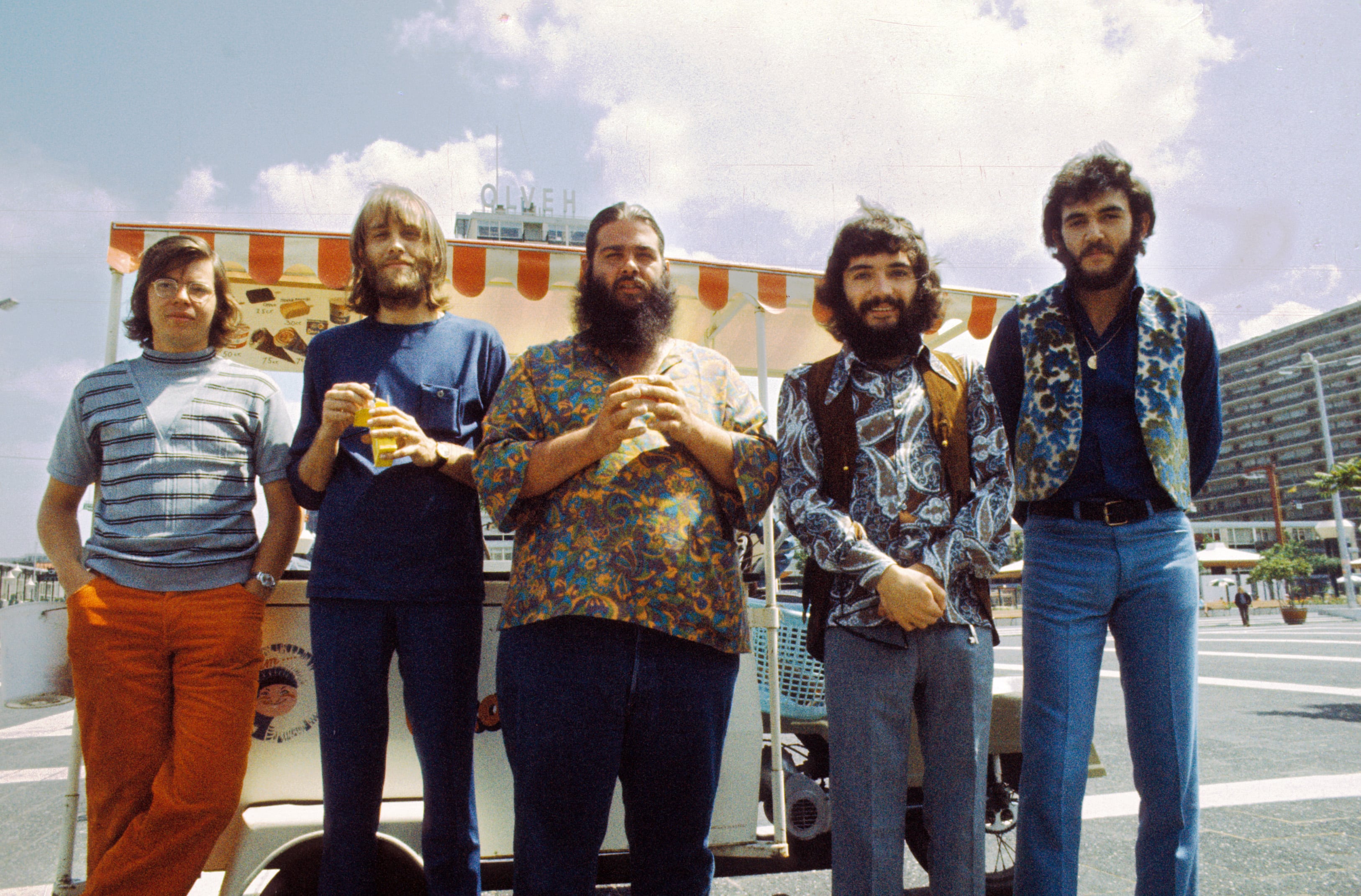 L-R: Alan &#039;Blind Owl&#039; Wlison, Henry Vestine, Bob Hite, Fito de la Parra y Tony de la Barreda de la banda Canned Heat en una foto en Holanda en el verano de 1970