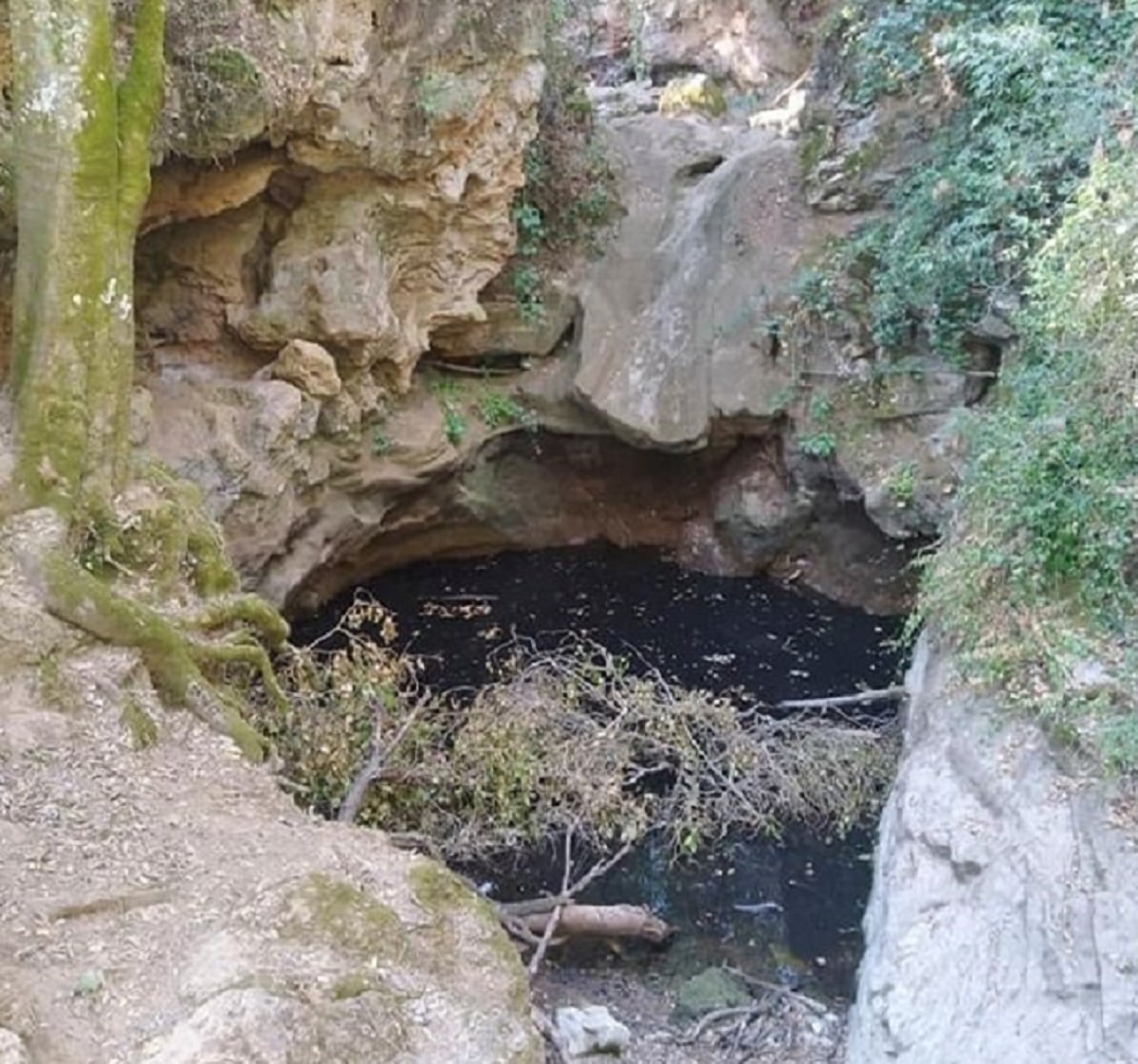 Baños de Popea afectados por la contaminación. Córdoba. Foto: Ecologistas en Acción