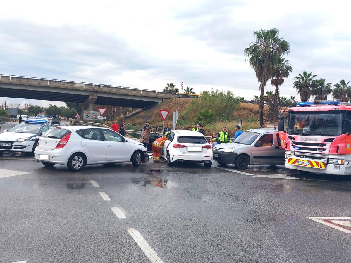 Tres mujeres heridas en un accidente de tráfico en Gandia