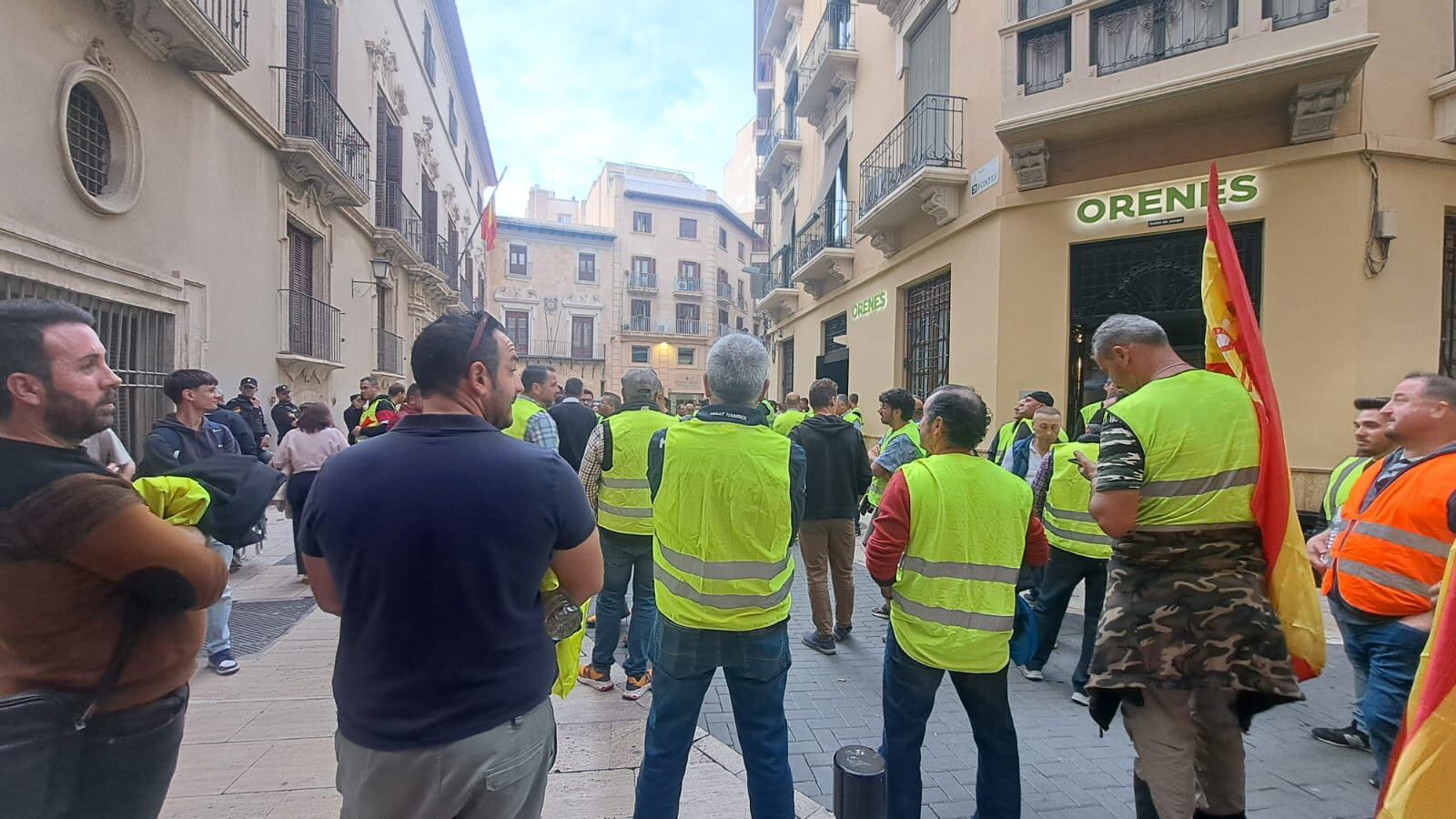 Agricultores frente a CHS