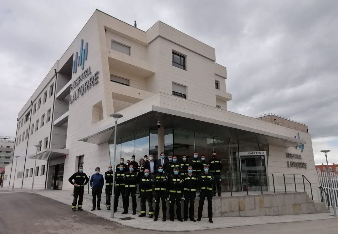 Los bomberos de Soria visitan el Hospital Latorre