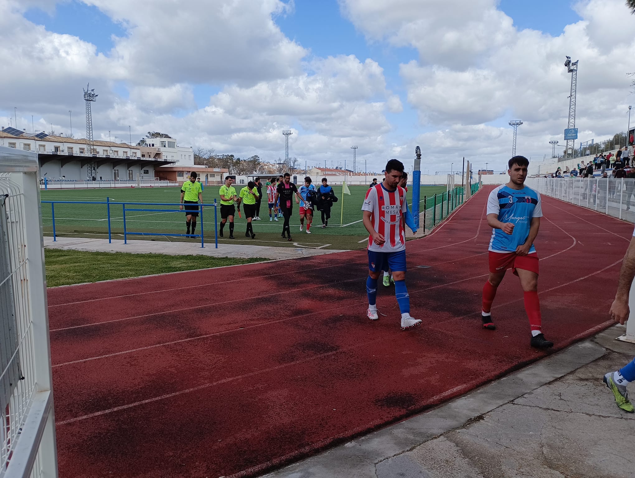 Jugadores de la UD Morón CF al término del partido / Radio Morón