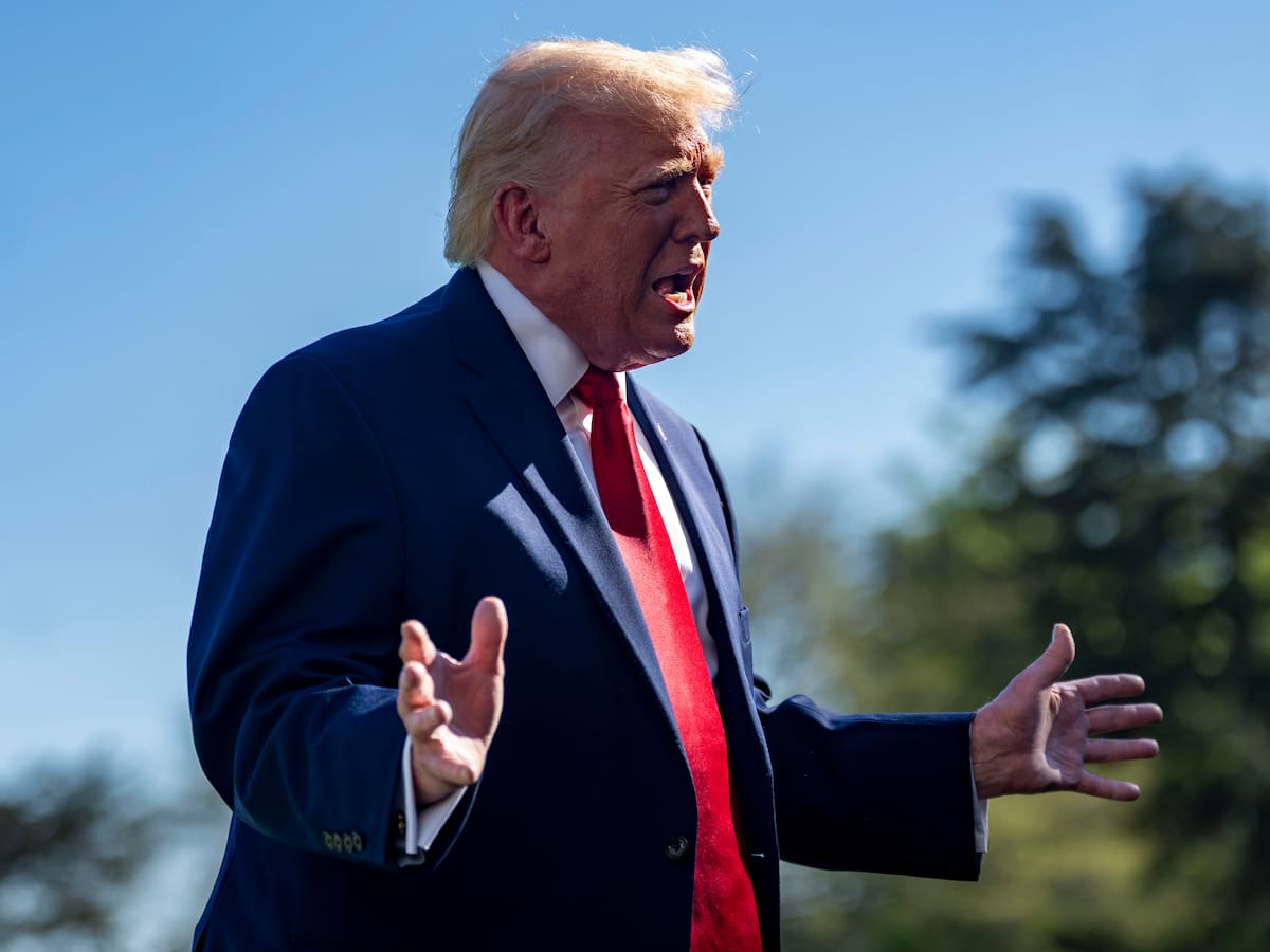 Trump sugiere la posibilidad de negociar con Irán "a lo largo del fin de semana"